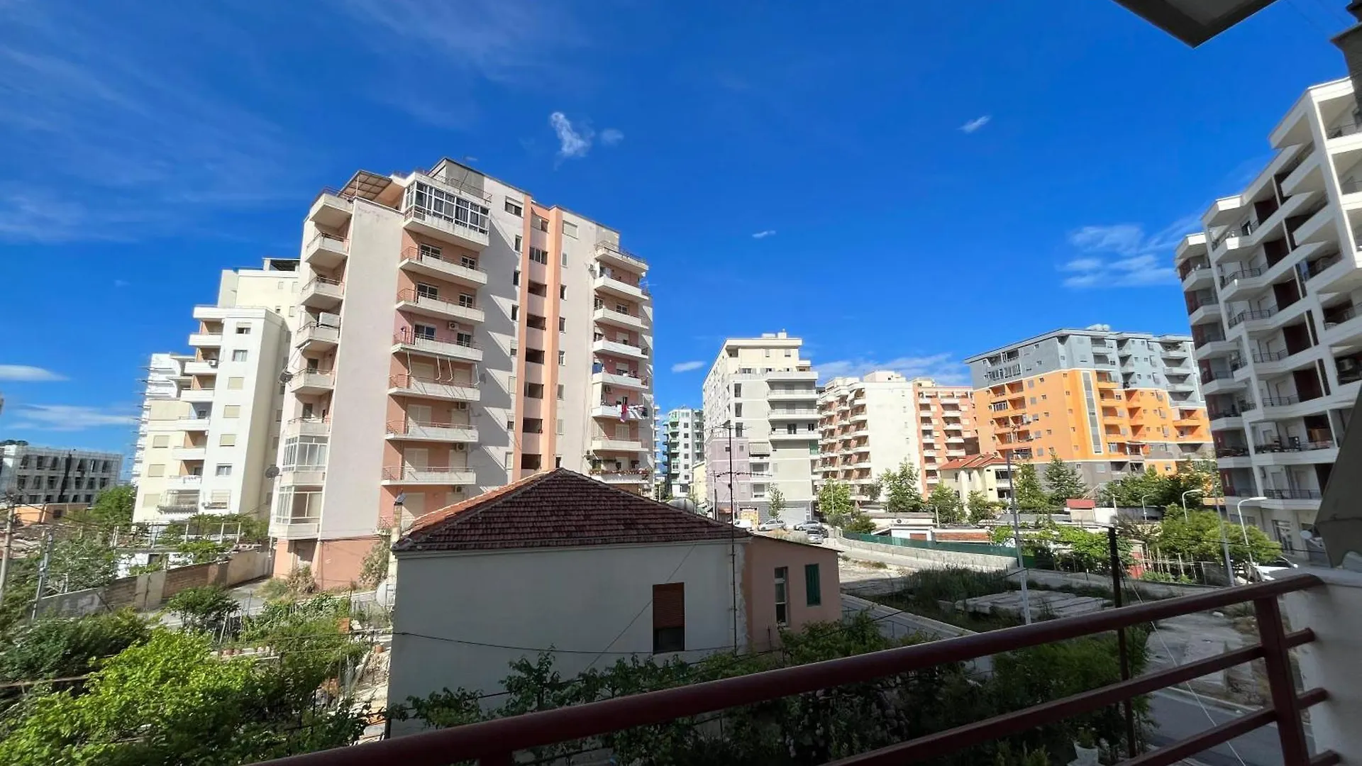 Amal Vlora Apartament contacts